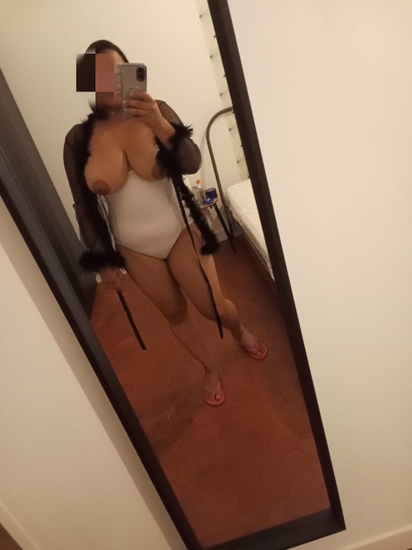 Mulata tetona disponible 24h