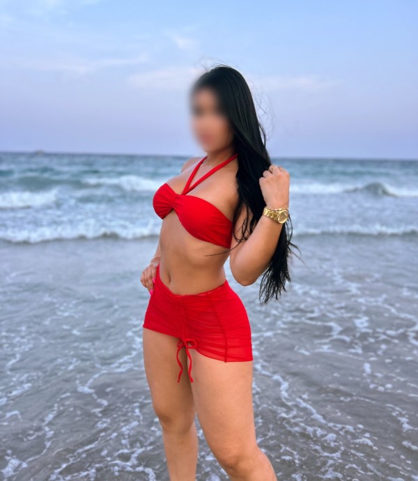 Soy Jennifer joven colombiana preciosa recién llegada