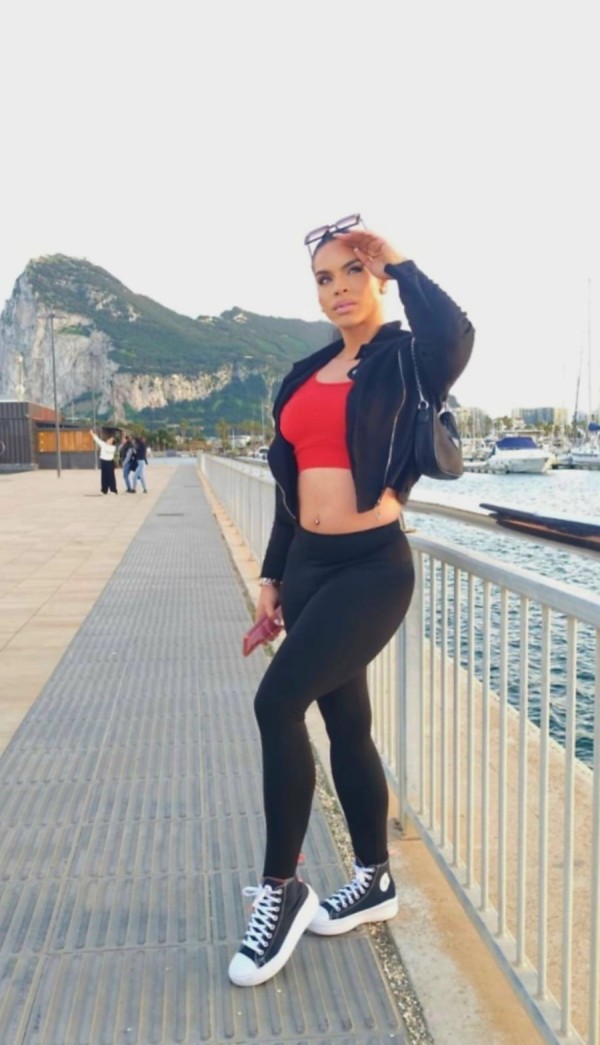 En VECINDARIO Nuevo Numero Andrea Trans guapa colombiana