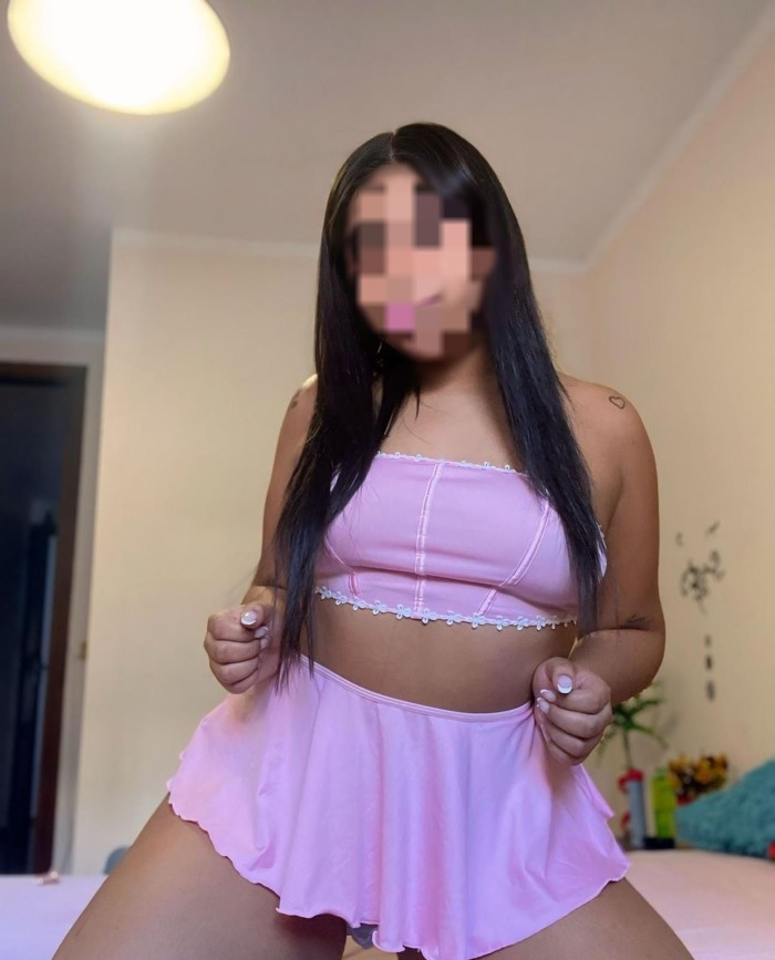 QUIERO UNA POLLA JUGUETONA