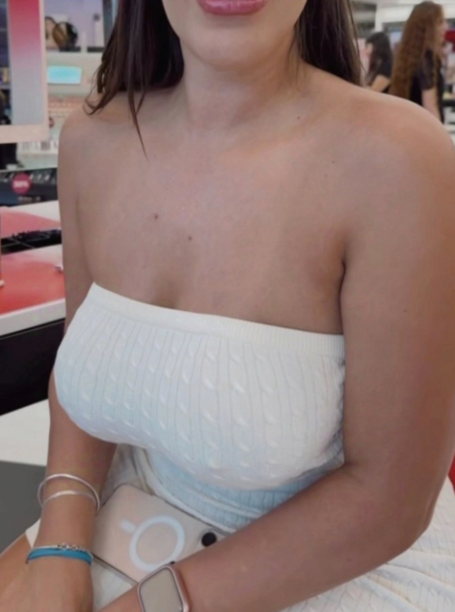 MADURA ELEGANTE MASAJISTA EN PARÓ DESPLAZÓ