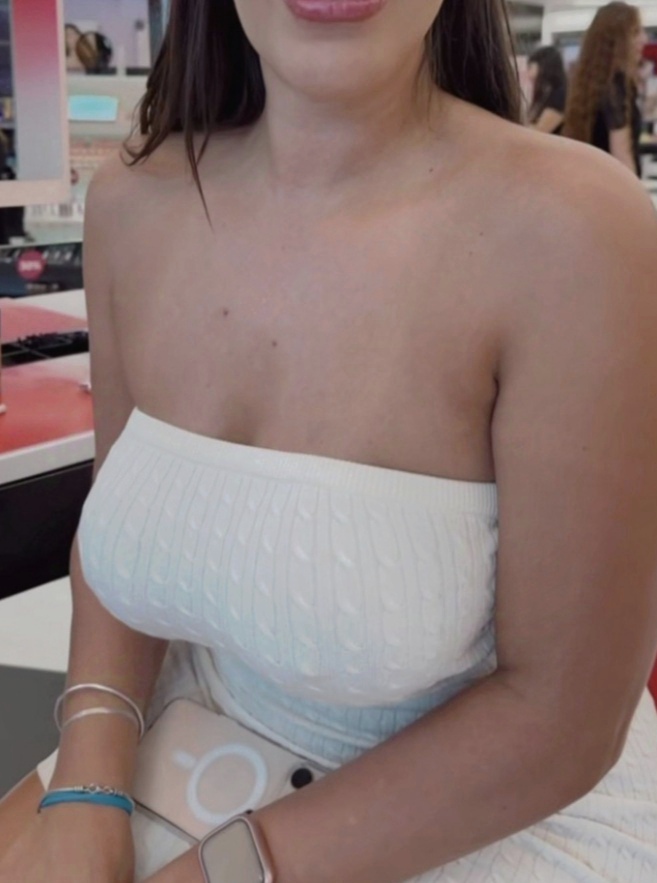 MADURA ELEGANTE MASAJISTA EN PARÓ DESPLAZÓ