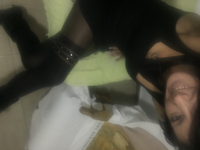 Española fiestera 24h cerca d la romana y salidas