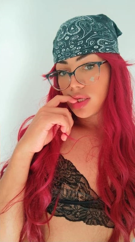 CÓRRETE MIENTRAS ME VES DESNUDA Y EMPALMADA