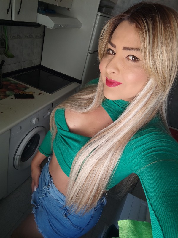 Cariñosa fogosa dominante experta con principiantes