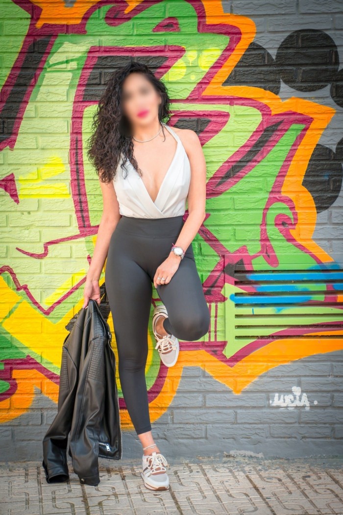 Alexia muy cachonda!!