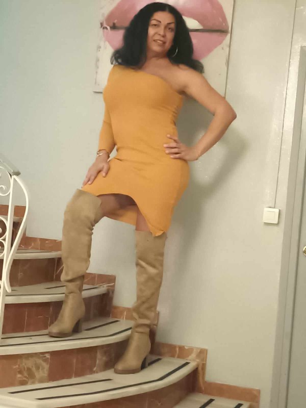 TRAVESTI MORENAZA VERSÁTIL BRASILENA VICIOSA ..