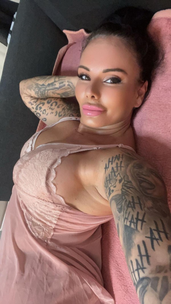 Aisha: La Encantadora Húngara en costa Adeje