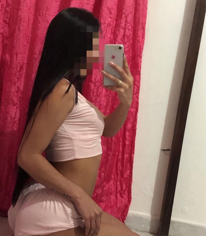 LATINA MUY CALIENTE /SALIDAS