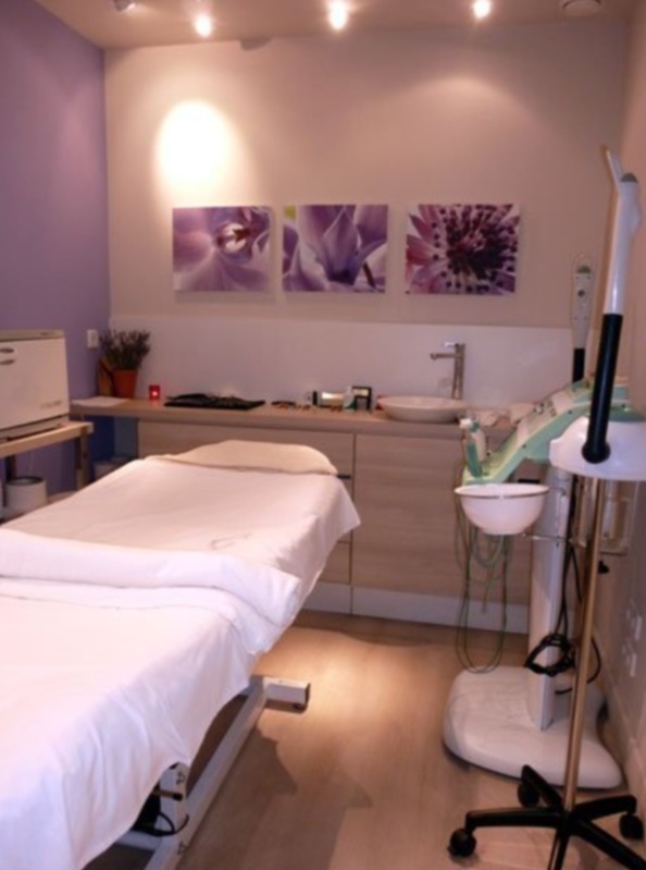 MASAJISTA CHICA TRANS 22 cm FINAL FELIZ