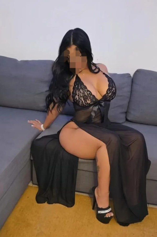 DELICIOSA CUBANA MORENITA SALIDAS 24h