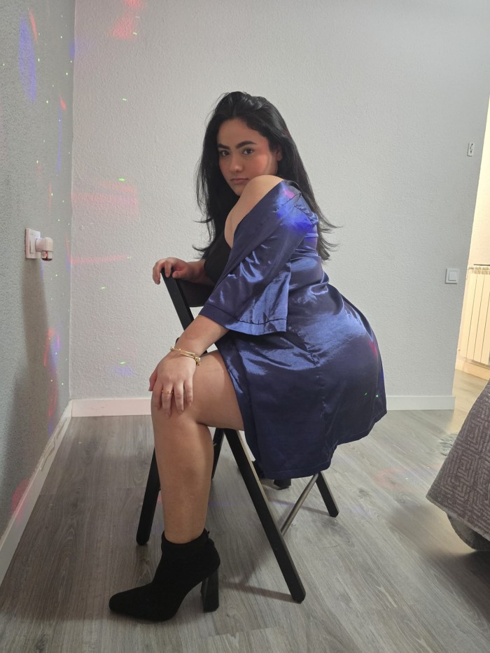 CHICAS LATINAS Y FIESTERAS EN VALDEMORO