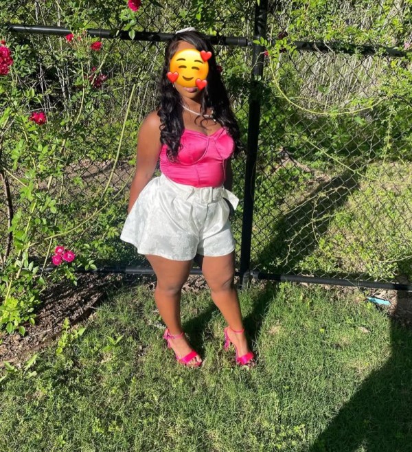 Chica joven guapa fiestera nueva el la zona