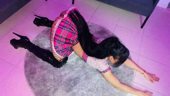 SOY UNA BOMBA DEVORANTE LA MEJOR TRANS