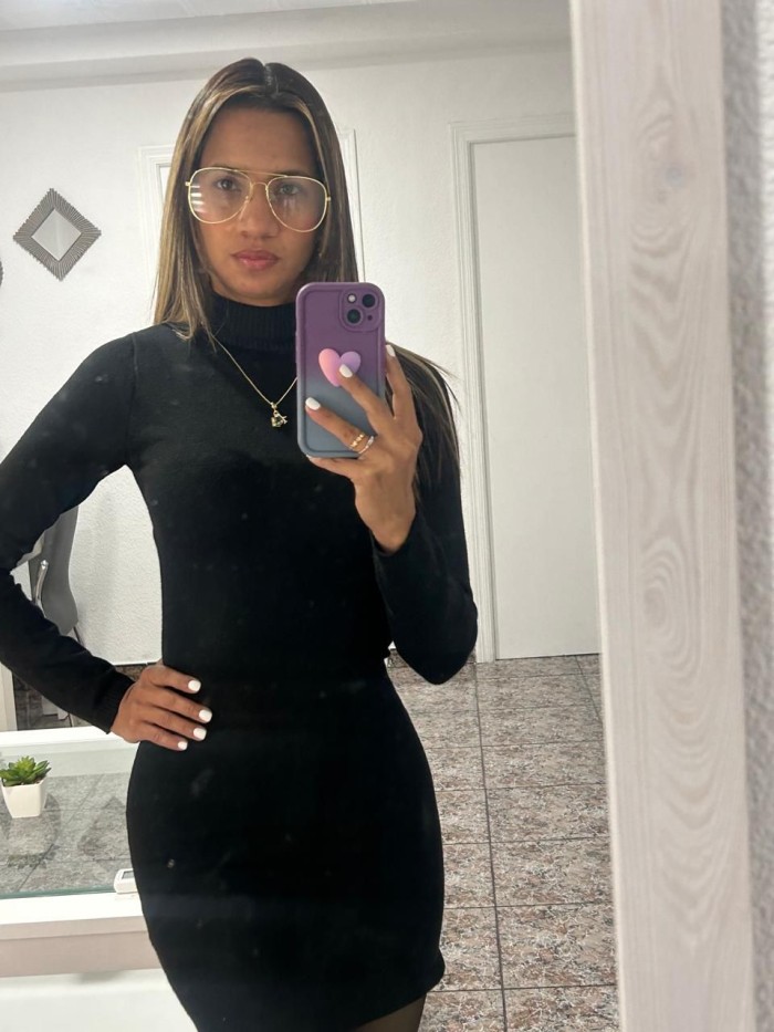 FLACA, AROYADORA SEXY MUY FIESTERA
