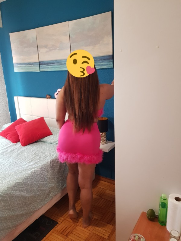 CARIÑOSA, SENSUAL Y EDUCADA