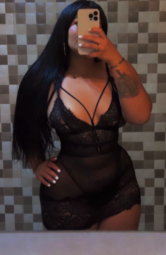 APASIONADA Y ARDIENTE JOVENCITA EN TÚ ZONA,