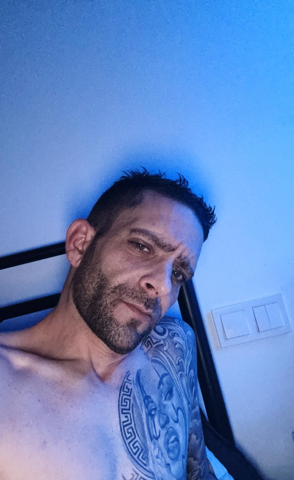 Tu acompañante con una POLLA perfecta (SOLO MUJERES)