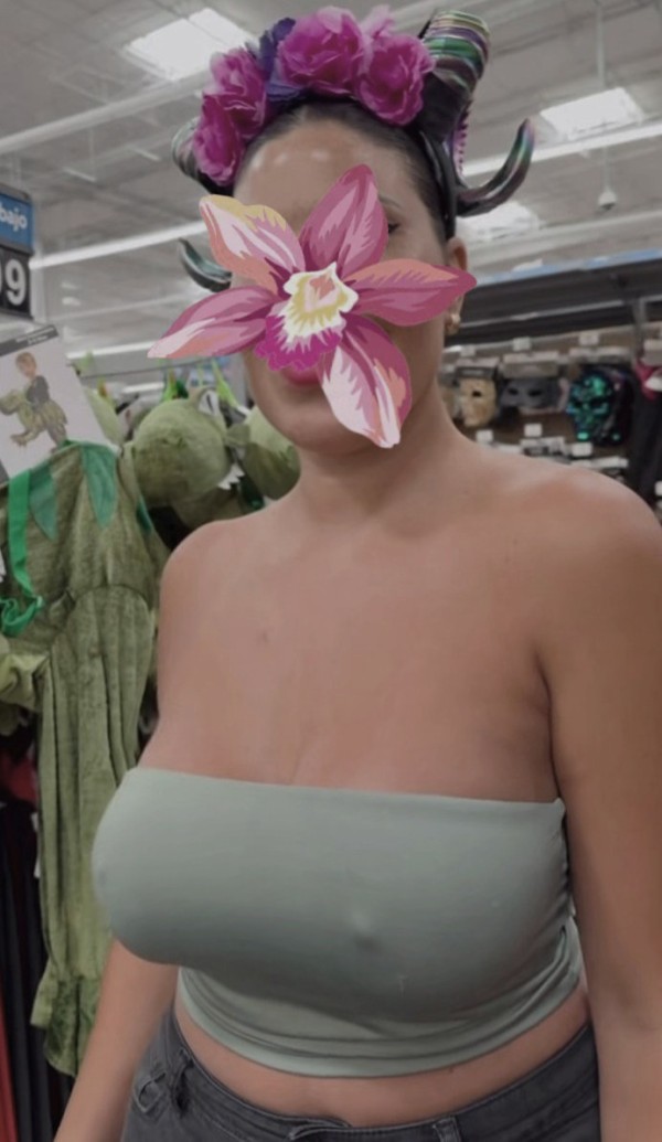 MADURA ELEGANTE MASAJISTA EN PARÓ DESPLAZÓ