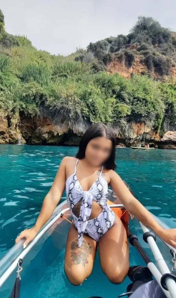 LUANA JOVENCITA NUEVA EN LA ISLA