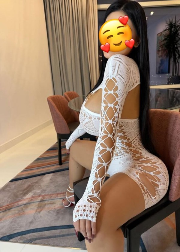 Chica joven y real nueva en la zona