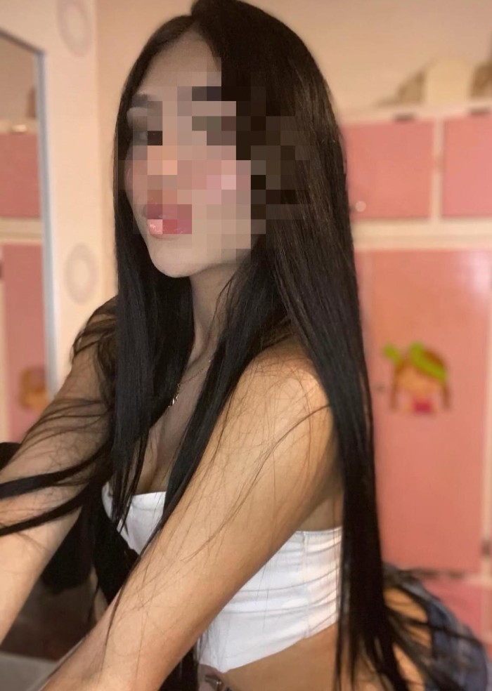 COMPLACIENTE Y SENSUAL/SALIDAS