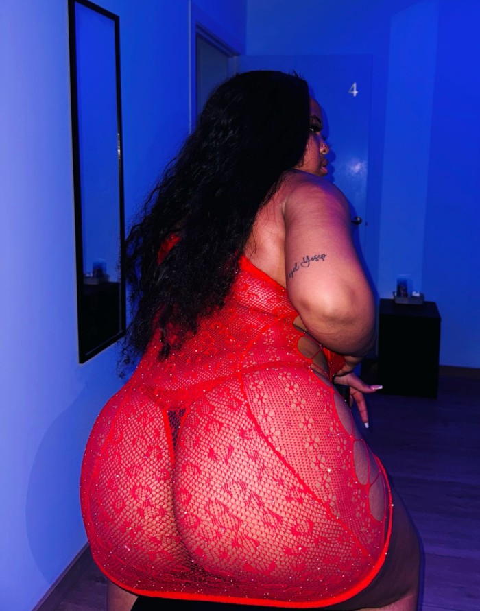 TETAS Y GLUTEOS CALIENTES POR TI