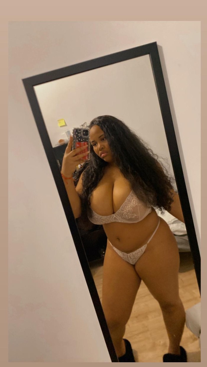 TETAS Y GLUTEOS CALIENTES POR TI