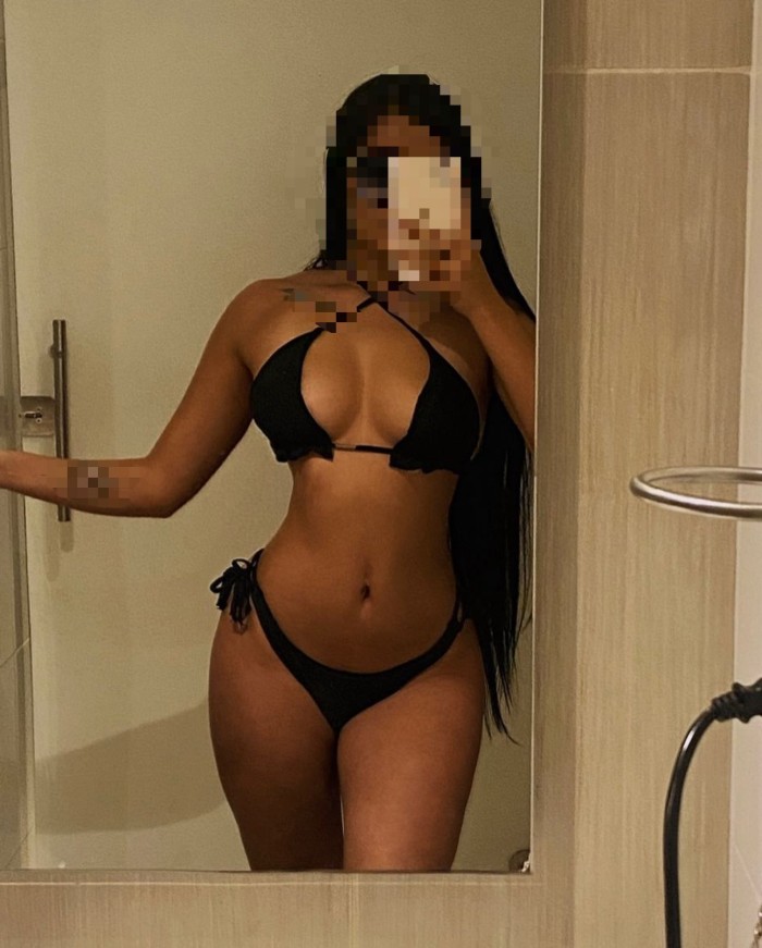 UNA NIÑATA JUGUETONA Y TRAVIESA DISPONIBLE