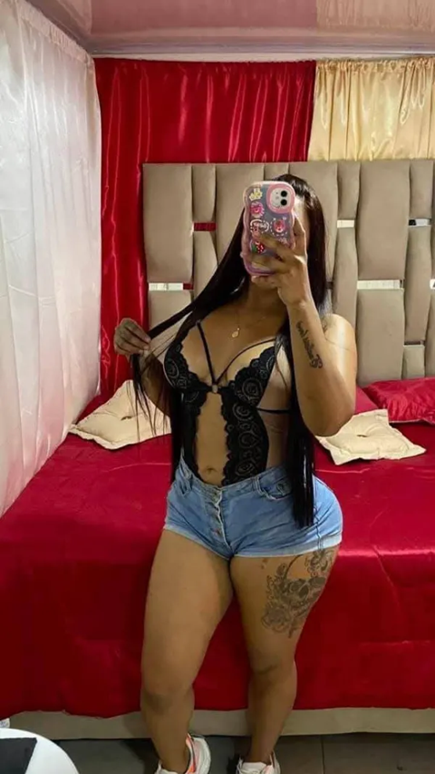 COLOMBIANA ARDIENTE Y FIESTERA