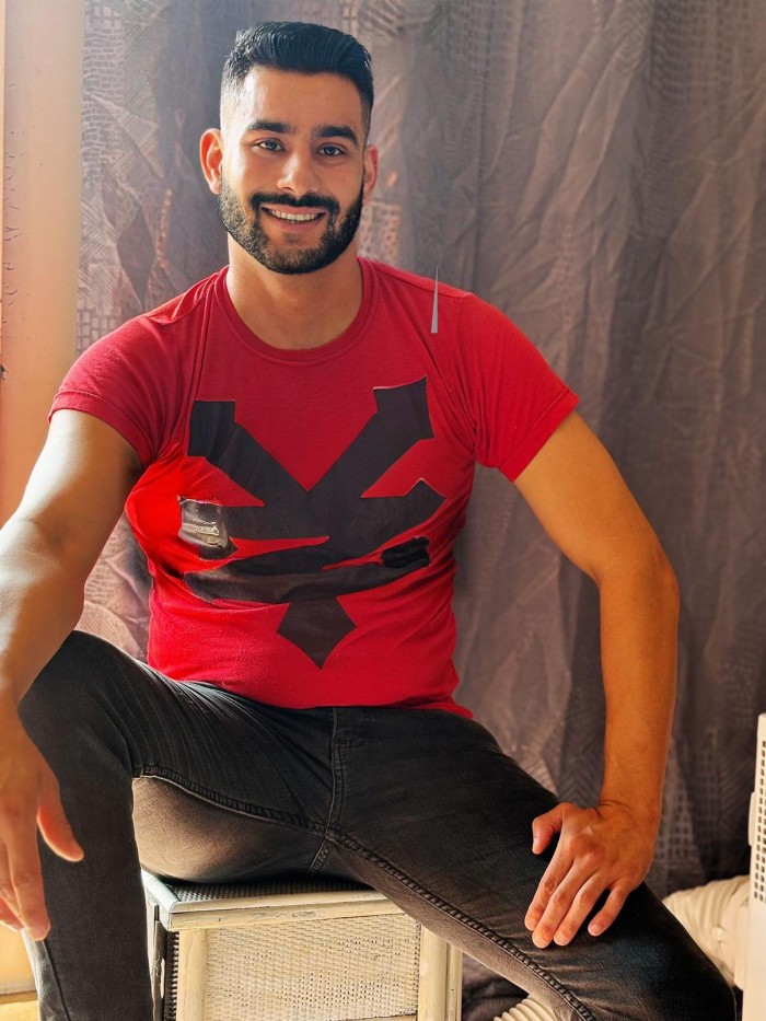 Colombiano elegante y muy caliente en la intimidad