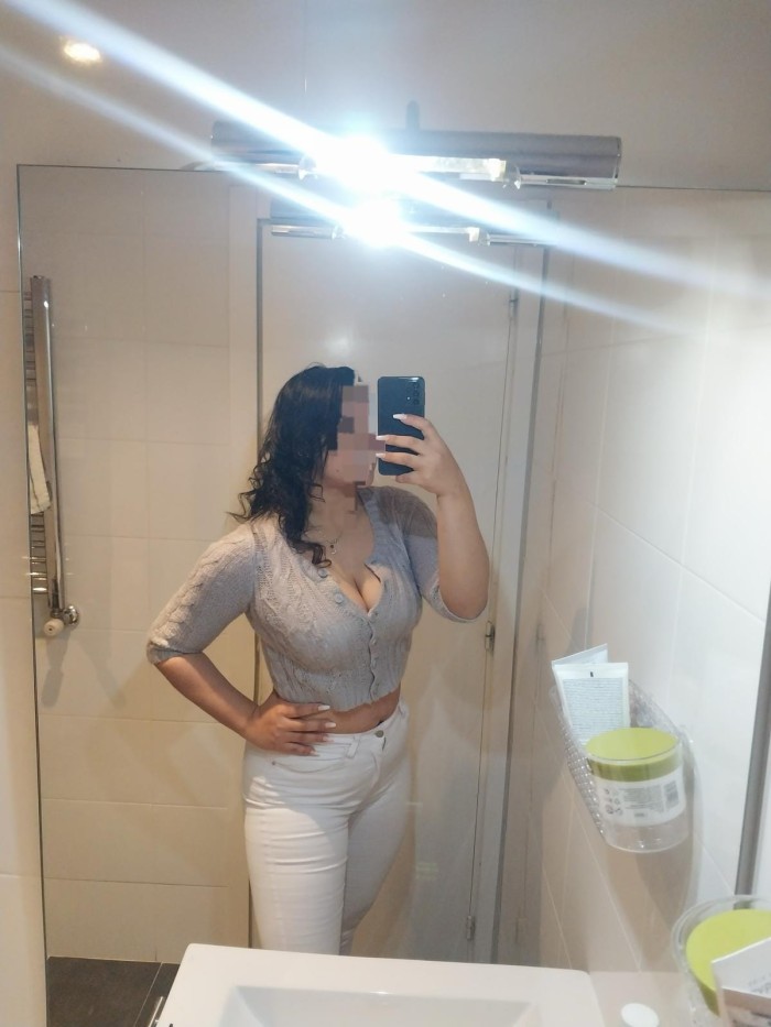 CALIENTICA Y MUY PUESTICA PARA TI.. SALIDAS