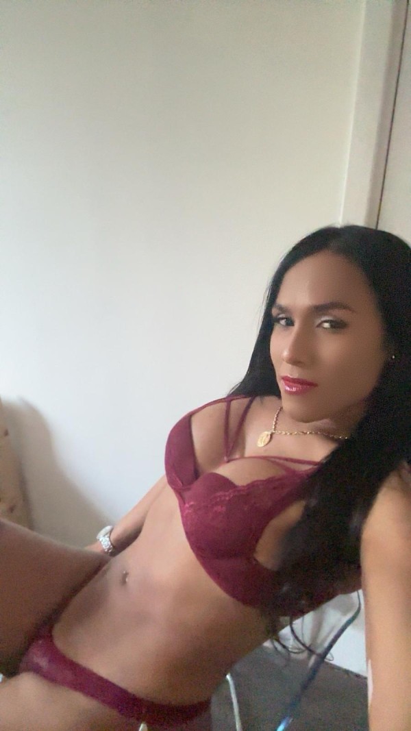 Novedad trans real femenina una bomba la más desea