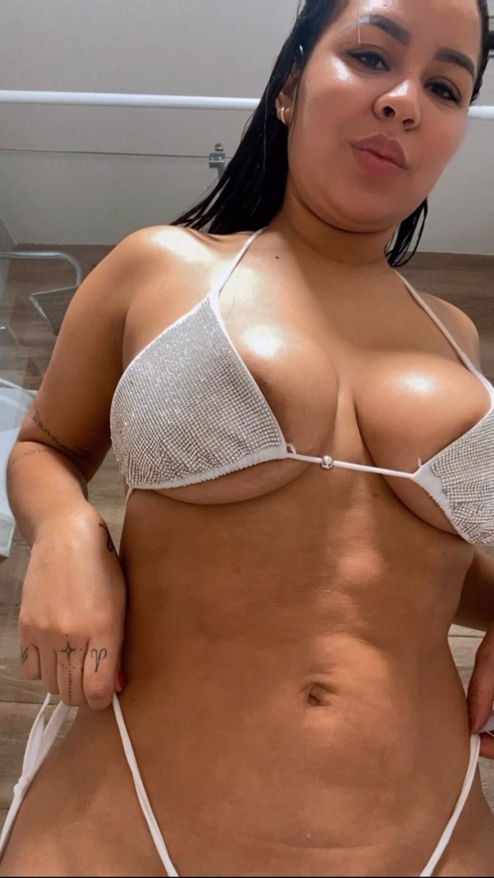 HERMOSA LATINA, ATRACTIVA Y AMOROSA EN   AGUADULCE