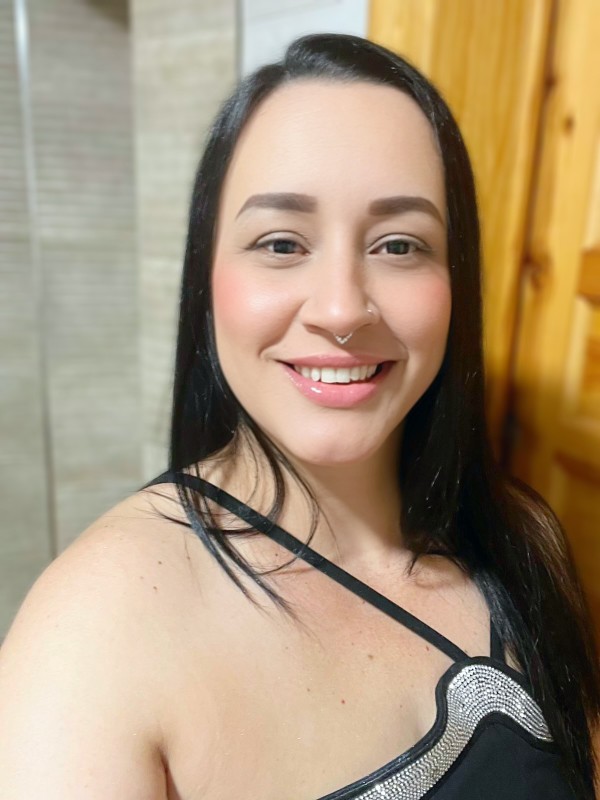 LUCIANA linda jovencita masajista profesional