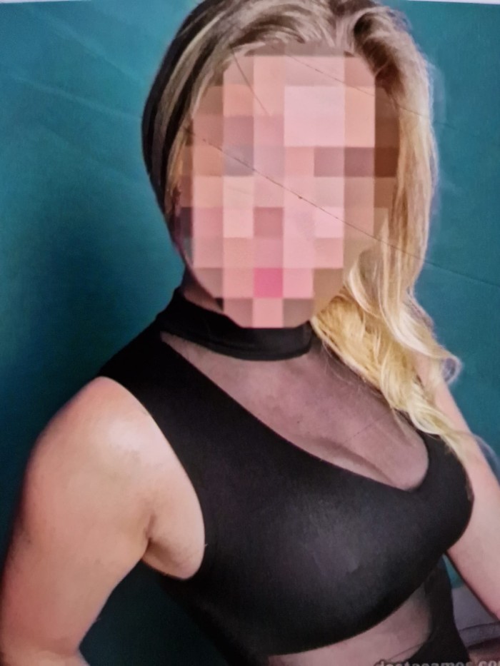 Putita caliente hambrienta de polla y leche en la boca