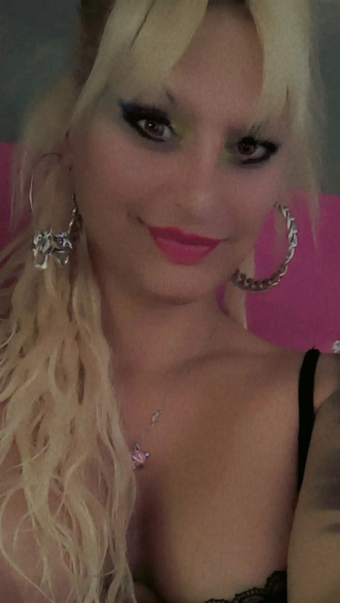 Mistress ama victoria