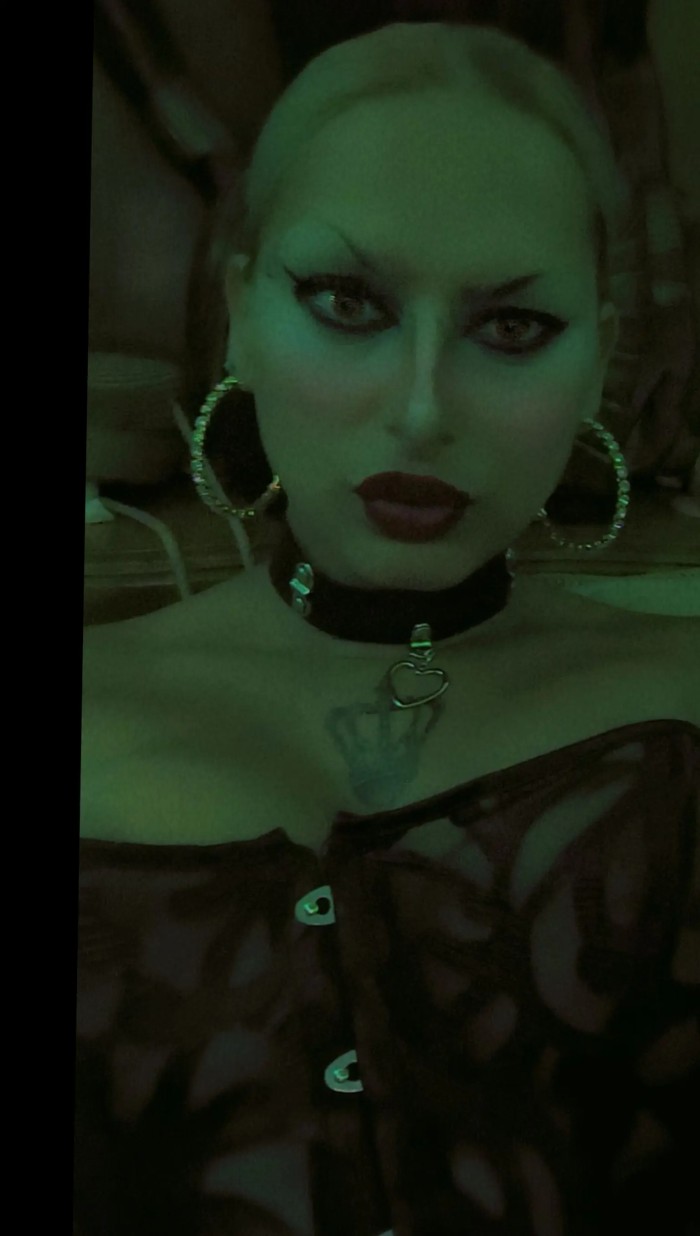 Mistress ama victoria