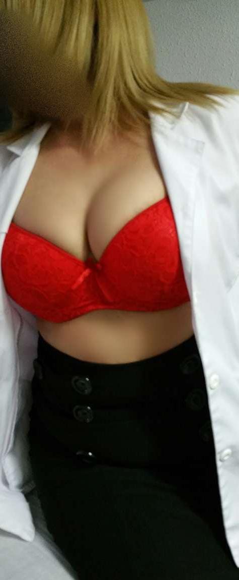 Masajita profeional en camilla en 4 mano