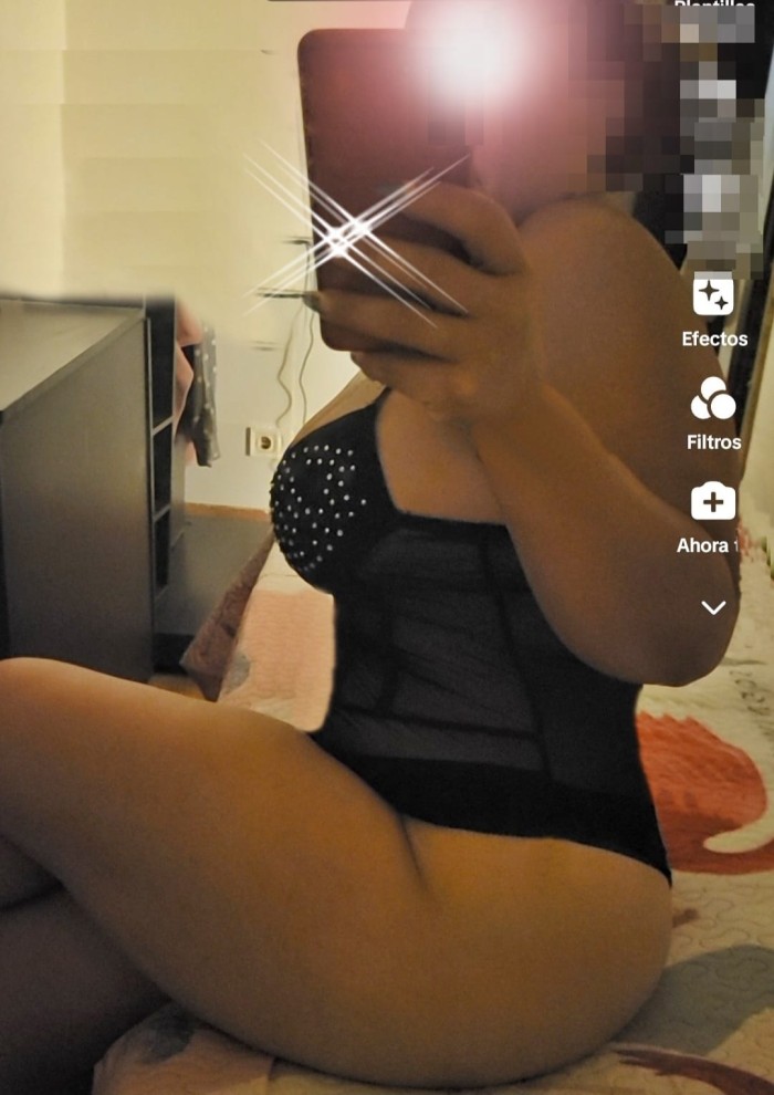 Te vienes a Mi casa o Voy Yo Mi Amor.