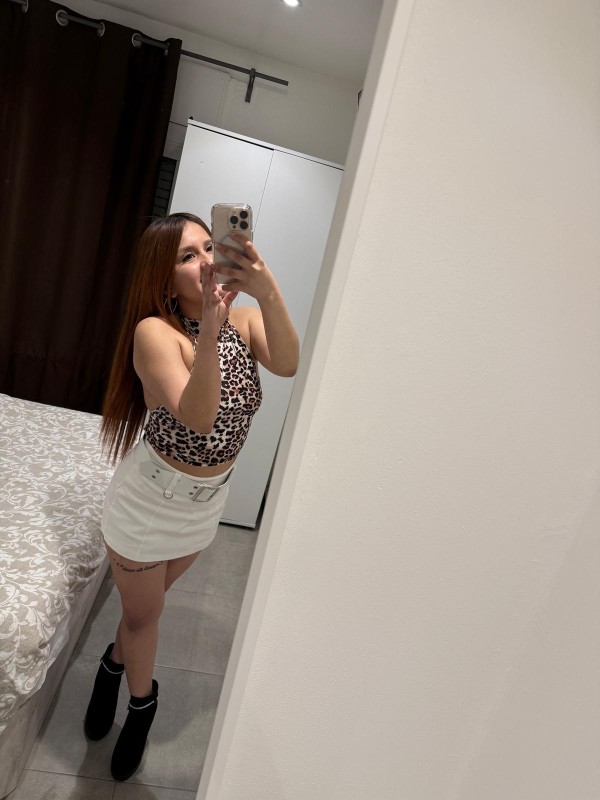 SOFÍA 19 JOVEN Y LINDA