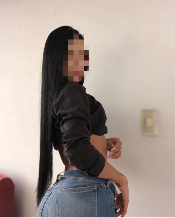 HERMOSA CHIQUILLA FLAQUITA MUY TRAVIESA