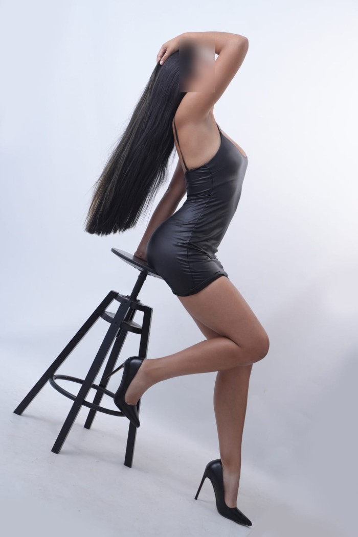 Sexy Modelo Latina divertida y traviesa VIA JULIA