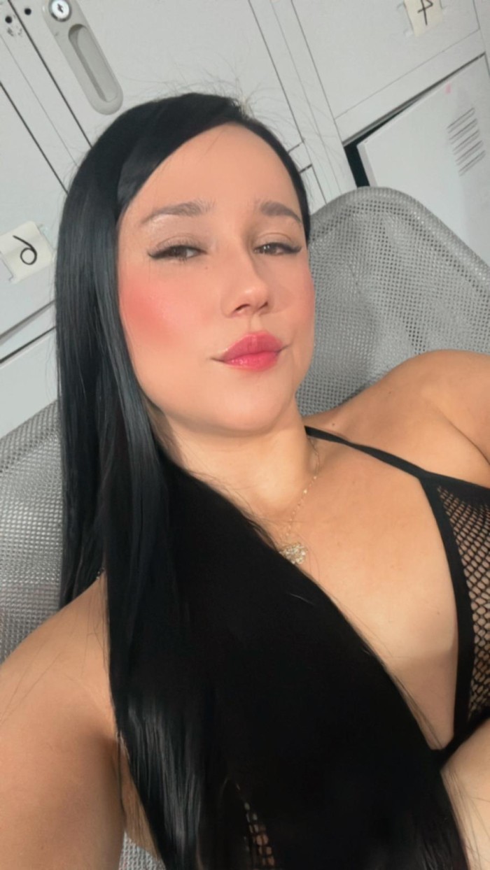 Sexy Modelo Latina divertida y traviesa VIA JULIA