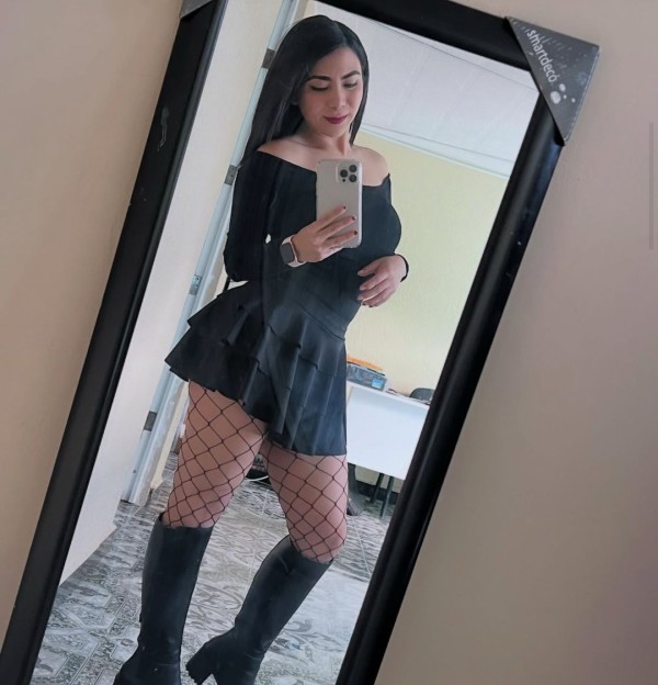 Muñeca pelinegra de infarto