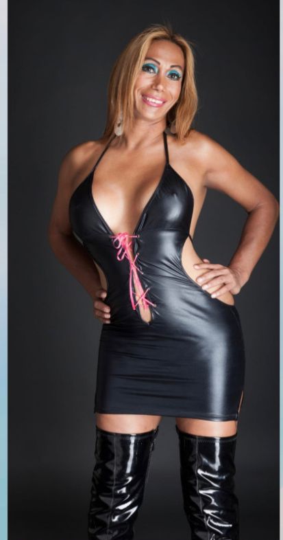 Trans fiestera cachonda