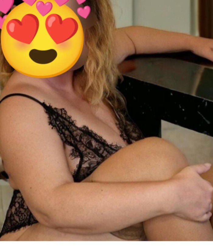 Madurita de 62 cachonda con muchísima experiencia