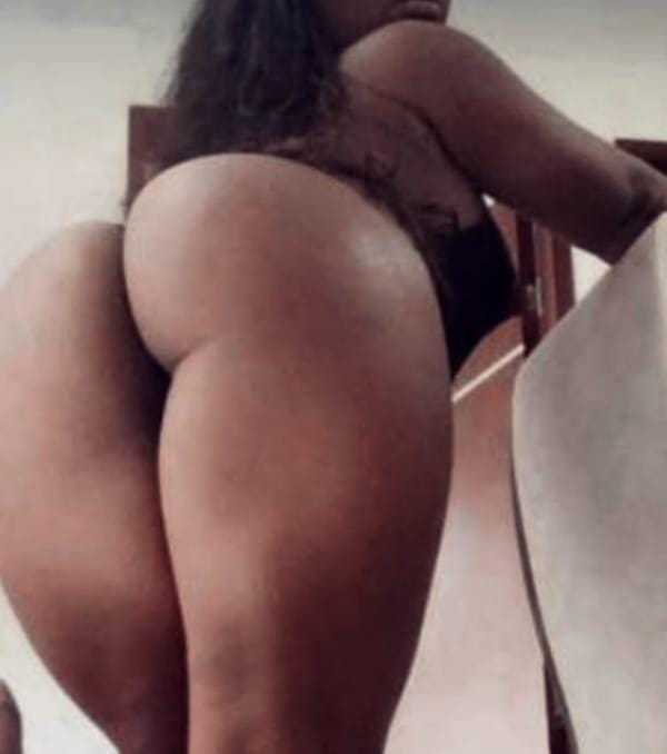 Morenaza viciosa la reina de beso negro