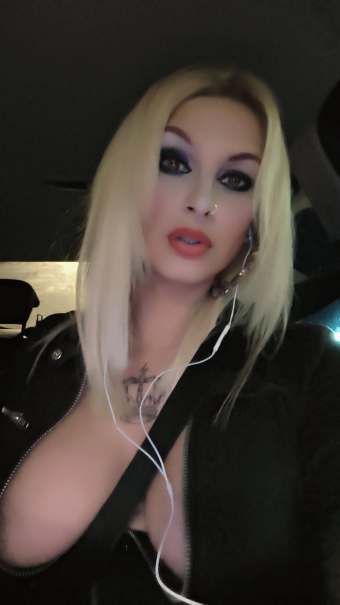 Mistress victoria número 1 .