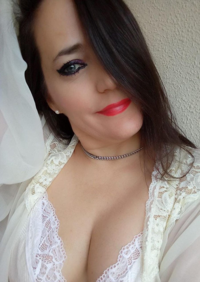 SOY LA PUTA DE TUS SUEÑOS. FIESTERA, MUY VICIOSA CON GANAS DE MARCHA